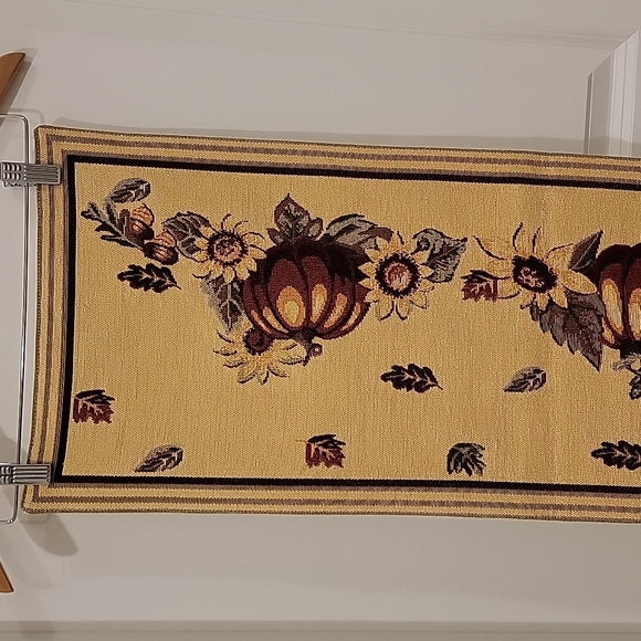 Fall table runner - Picture 6 of 10